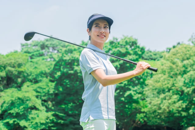 女性ゴルファー