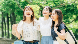 若い女性グループ